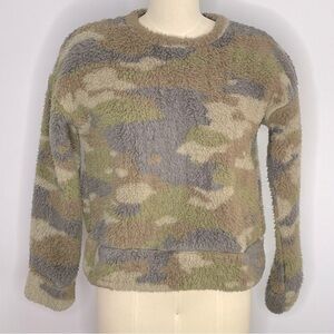 Thread & Supply x Francesca’s  Camo Teddy Fleece Pullover- Size XXSmall- NWT